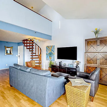 The Intercoastal 210 Villa